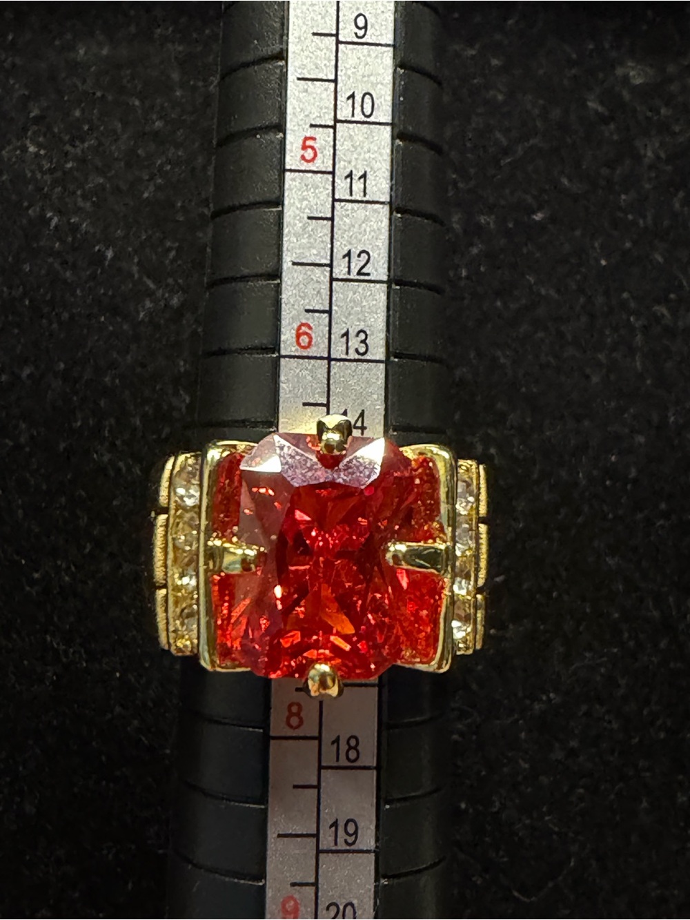 Vintage Goldtone Fashion Statement Ring Red Center Stone - SZ 7/7.5 - Picture 7 of 10